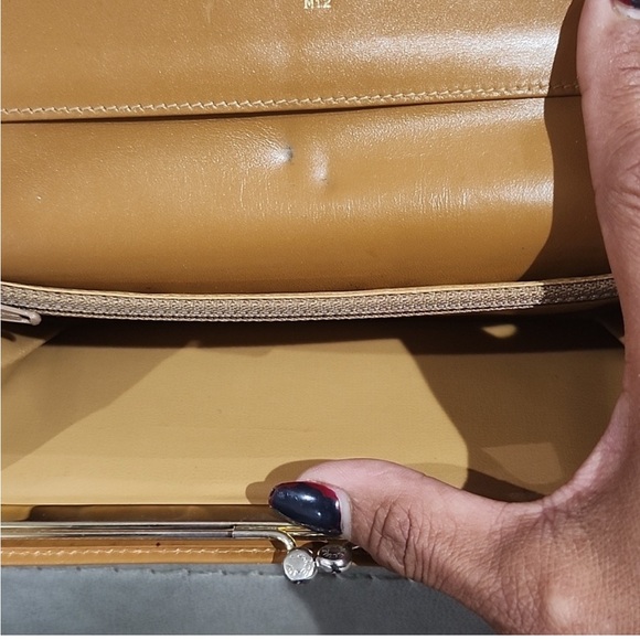 Celine Vintage Crossbody w/ preloved matching wallet. Tan/Cream w/gold accents - Picture 16 of 16